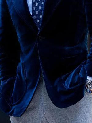 Retro Velvet Blazer with Multiple Pockets – Fast 24-Hour Shipping